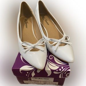 Forever Low Heel Bowknot Decor Pumps White Women’s Size 6 1/2